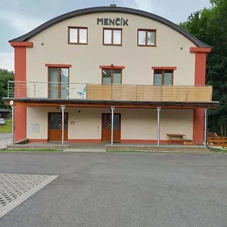 Apartment D8 - Woody Cerny Dul